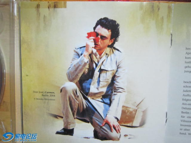维拉宗2006年在纽约大都会歌剧院出演,普契尼歌剧《艺术家的生涯》