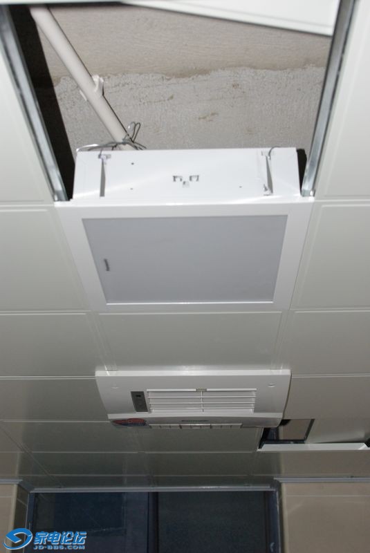 同样是预留了空位给电工后期接线
