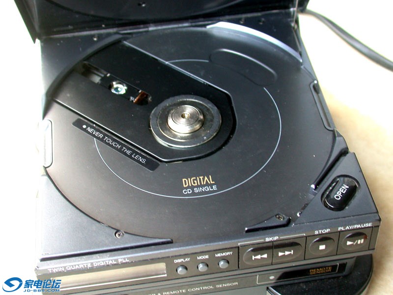 TOSHIBA-4.jpg