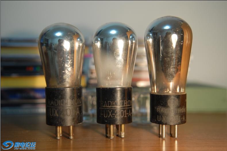 RCA UX201-1.JPG
