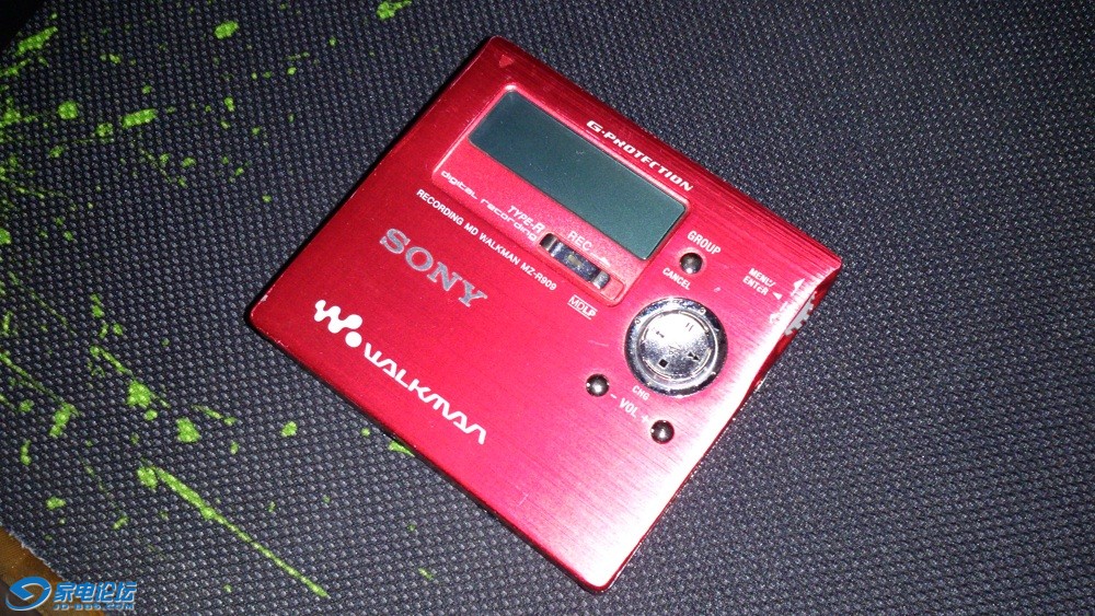 sony_r909r_01.jpg