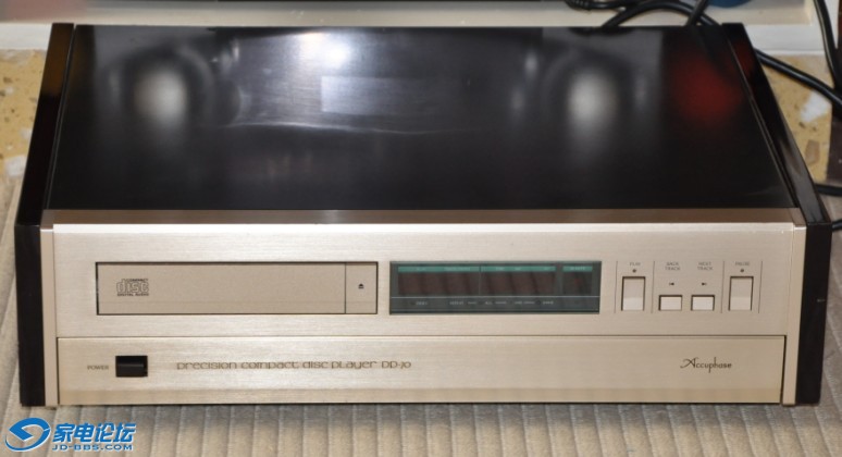 v70.jpg