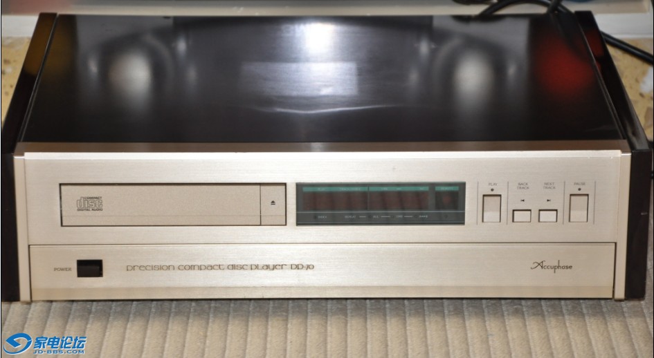 v70-1.jpg