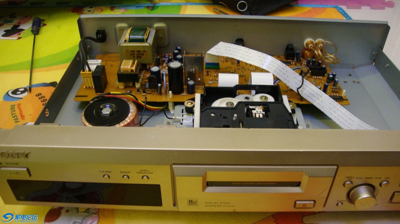 SONY JE3300