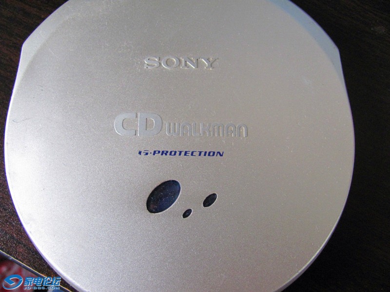 sony d-e990.jpg