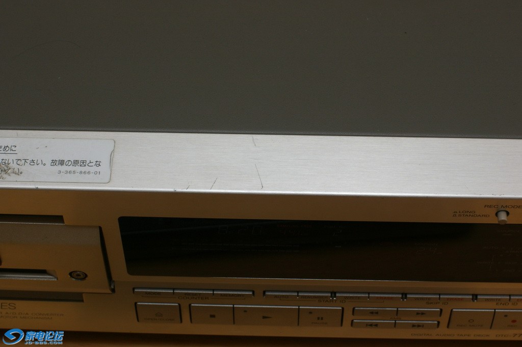 155528yi9slg9x2dot5doe.jpg