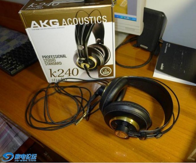 akg.jpg