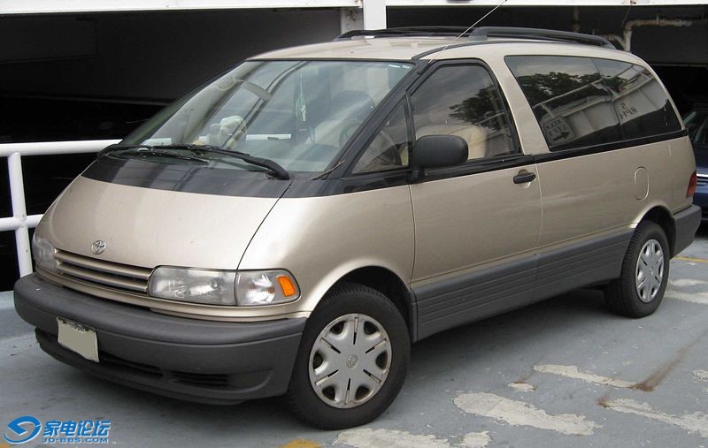 toyota_previa_1.jpg