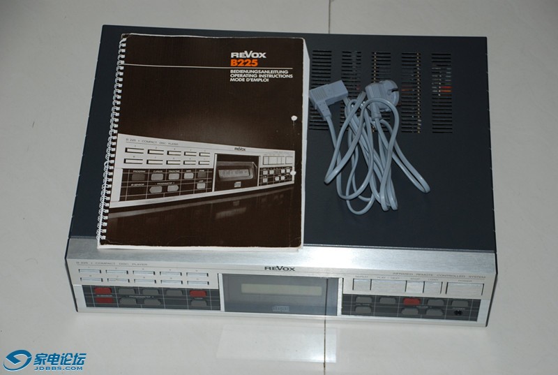 Ƭ 552_.jpg