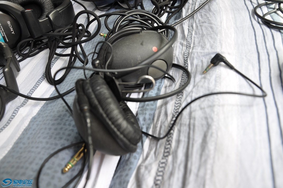 D77   ״̬�ܲ��� ������ һ��888G��װ�ģ�һ���Լ��ģ������Ǹ������ּܳ���������Ҫ�Ļ�����ͼ  500��