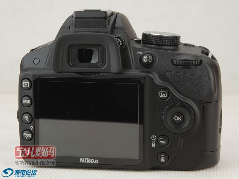 nikonD3200-02.jpg
