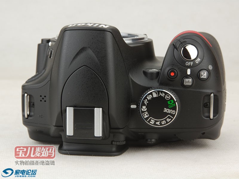 nikonD3200-04.jpg