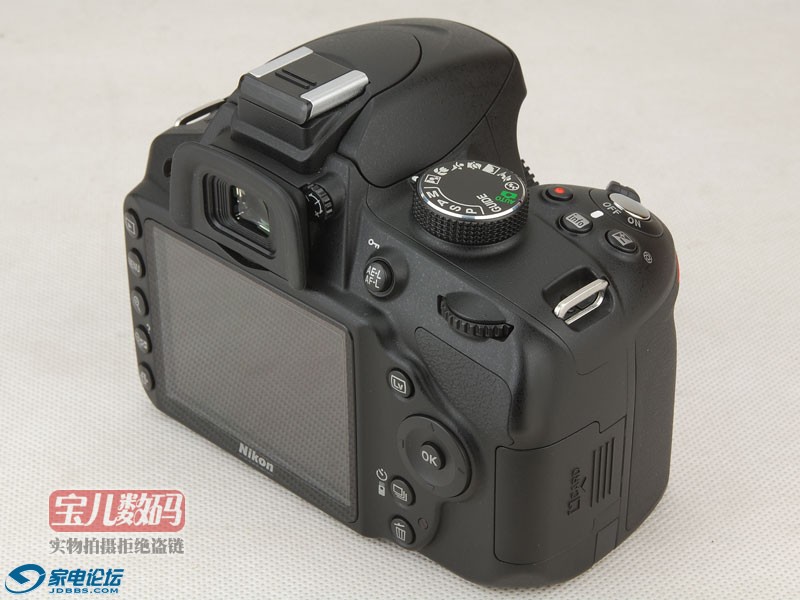 nikonD3200-06.jpg