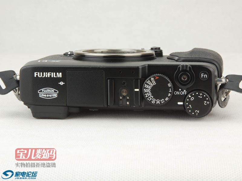 fujiXE1-04.jpg