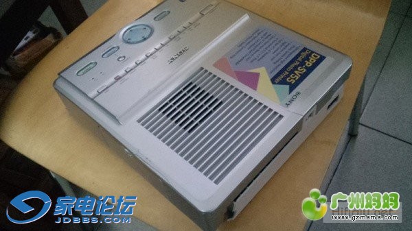 1304088e2uzeiuz1v5cmm2.jpg