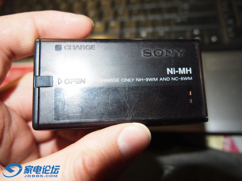 ����35��ɣ����0.6A�������ѹ