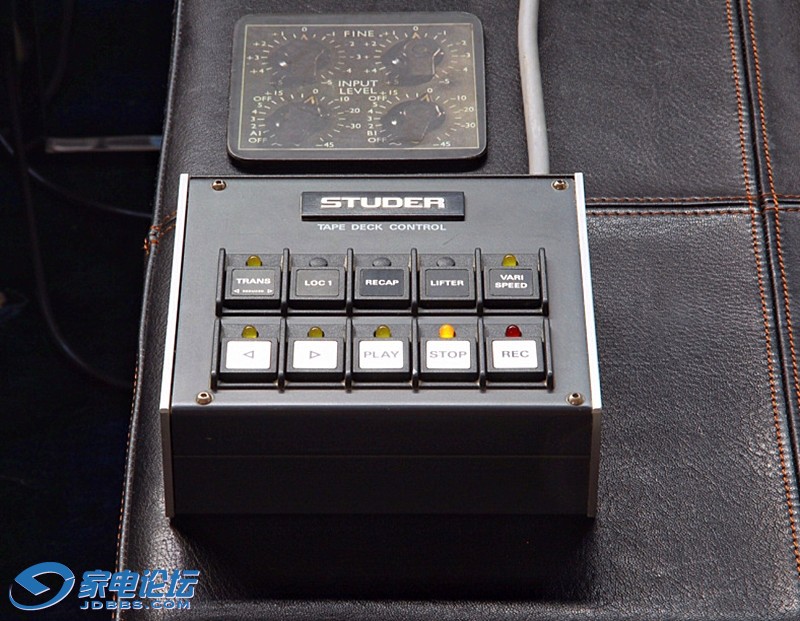 remote-2.jpg