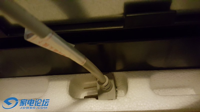 ��Դ�������ڰ�ɫ������ĭ�����ֹѹ��