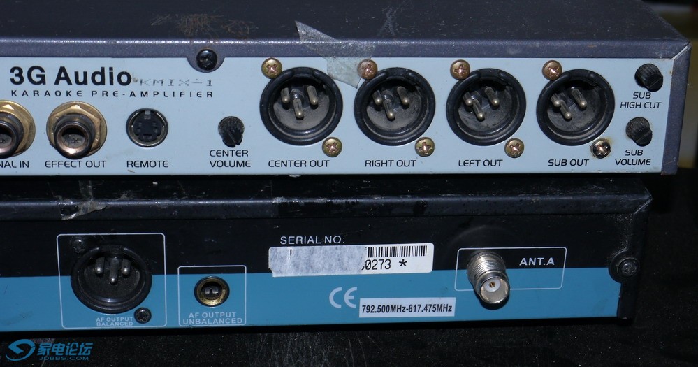 无线麦克风主机两台251元