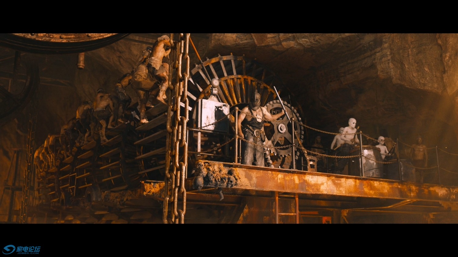 02-˹4֮· Mad Max Fury Road 2015 1080p Blu-ray AVC TrueHD 7.1 A.jpg