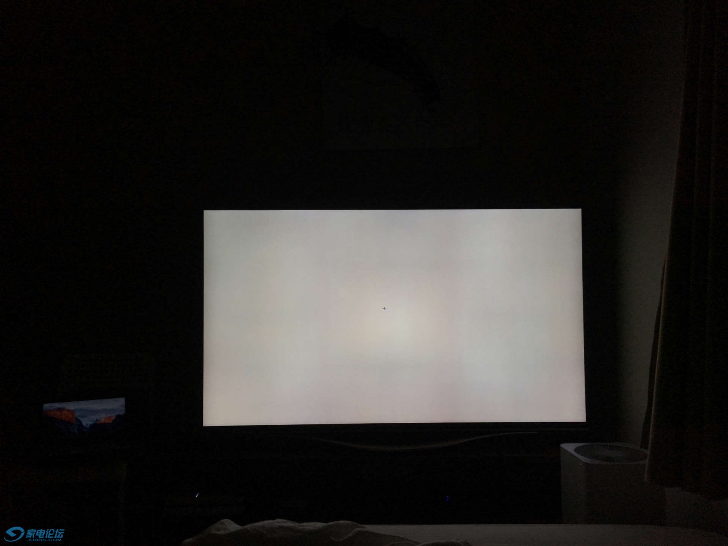 ����ɫ���Բ��ⲻ���ȣ��м���һ����Բ�ι�� ���Ҳ�Ҳ����һ����