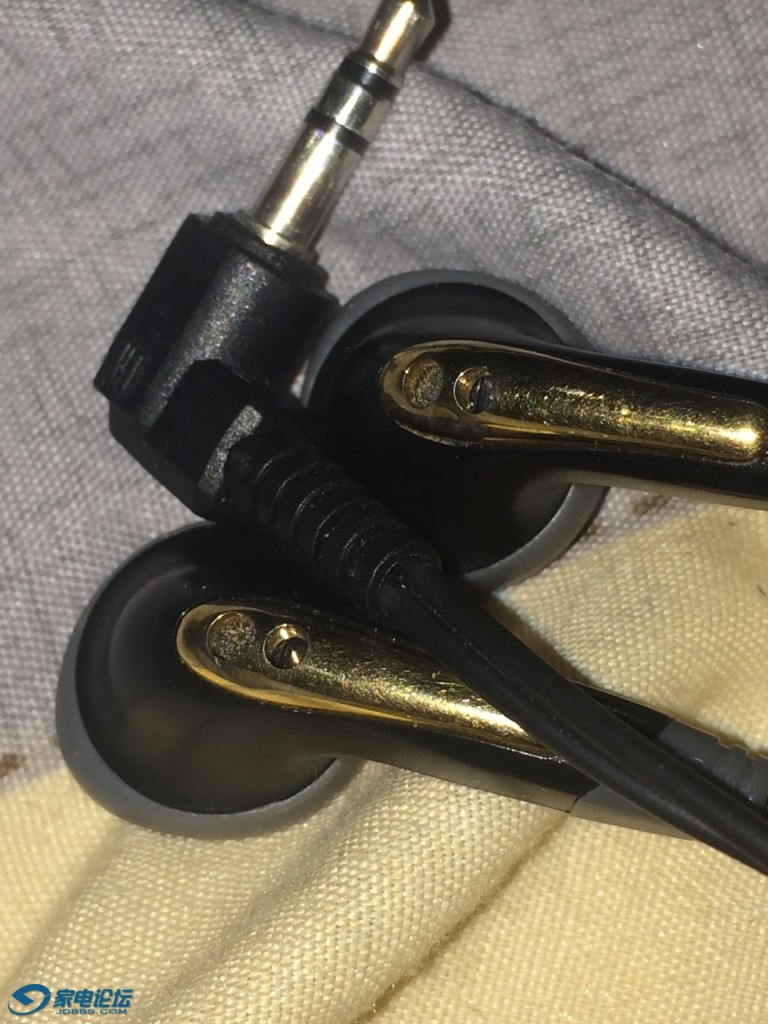 爱华v141成色非常好一边单元断线