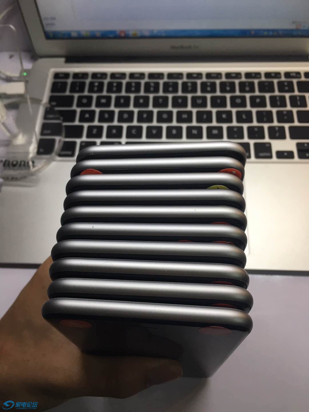 560761260720671681.jpg
