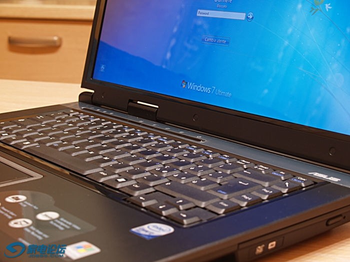 asus1.jpg