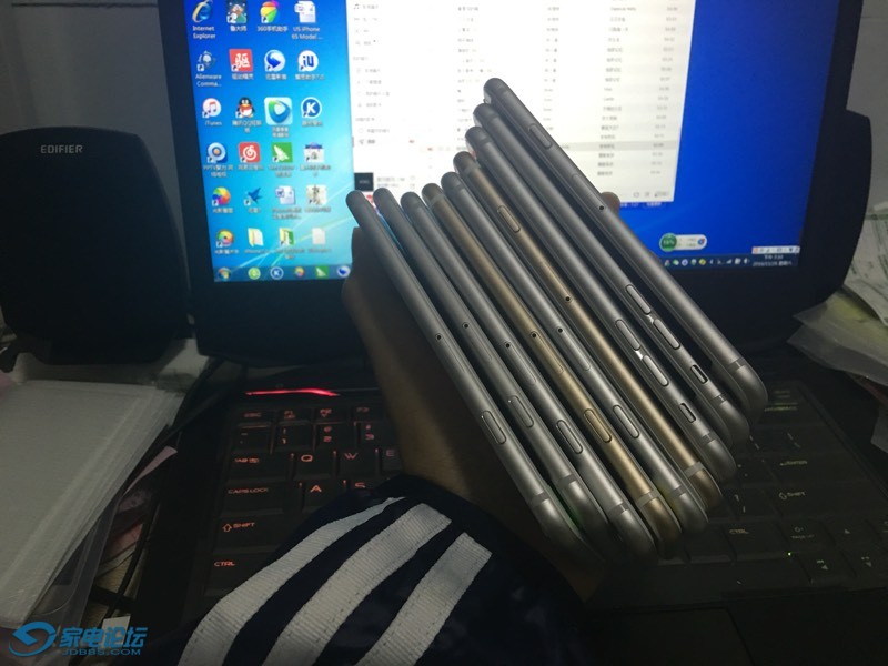 093246pi9j9p8jx8q9ii90.jpg