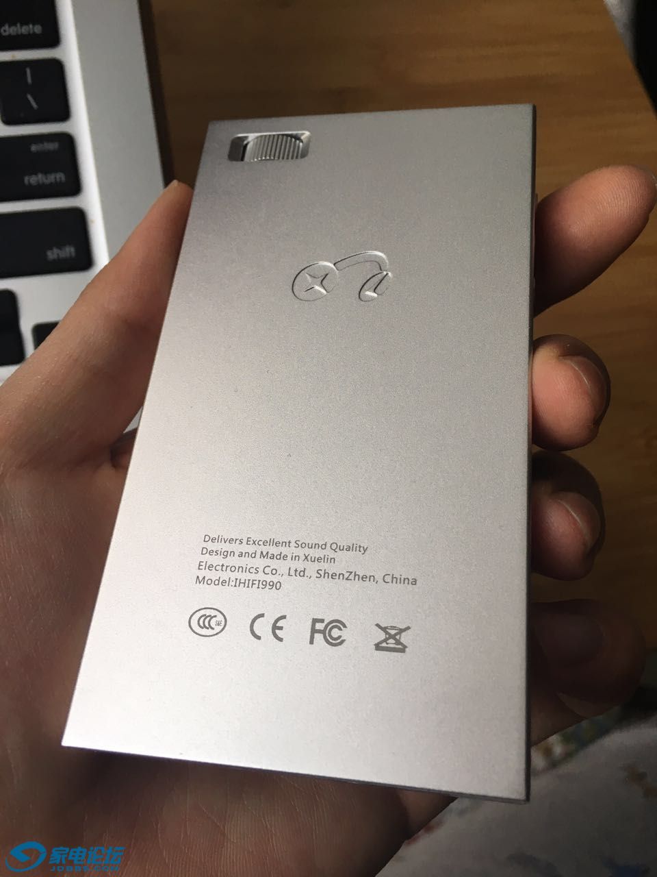 961997424.jpg