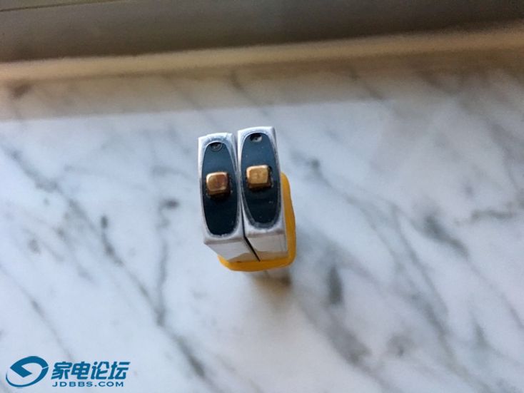 ������������ɫ���⵫������Һ�����