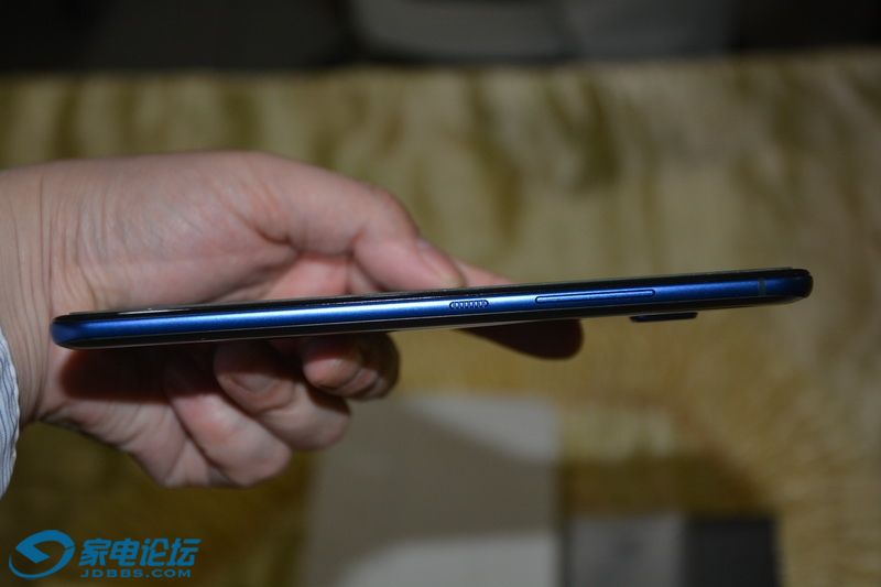 HTC ULTRA-8.jpg