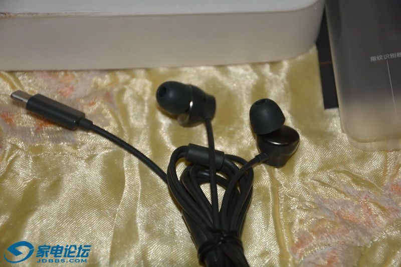 HTC ULTRA-10.jpg