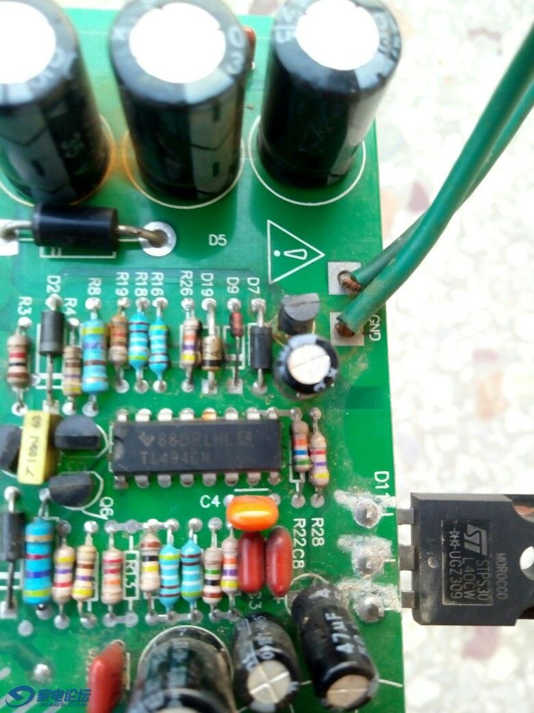 ���ʳ���DC-DC��ѹ�壬����18-40����ȶ�13.8v������ʹ����Ҫ��װ����ɢ������25����ƫԶ