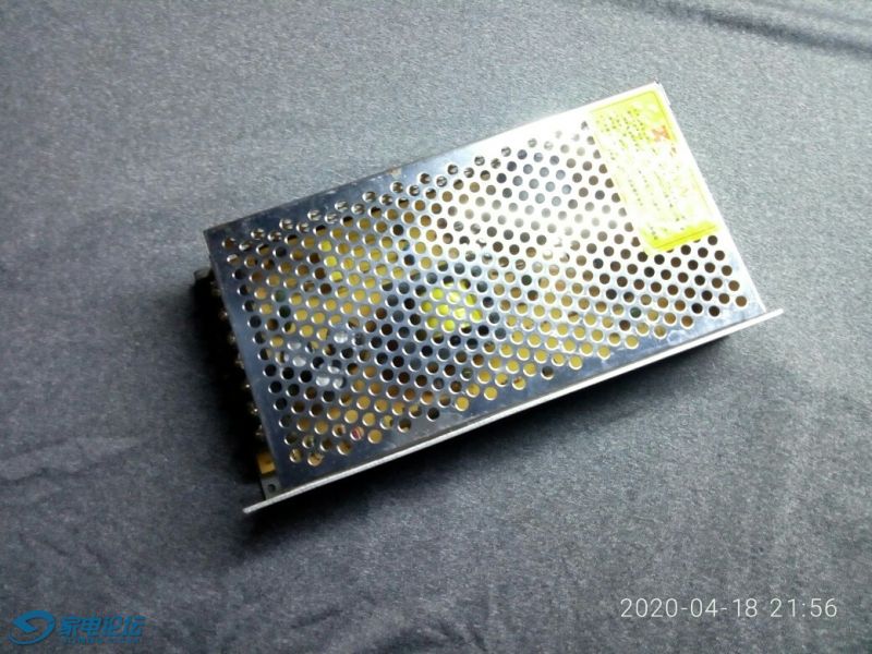 12V10A���ص�Դ������ʹ�ã�25����ƫԶ