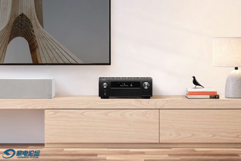 Denon_AVR_X4700_Black_Lifestyle1_V4_E2-E1C.jpg