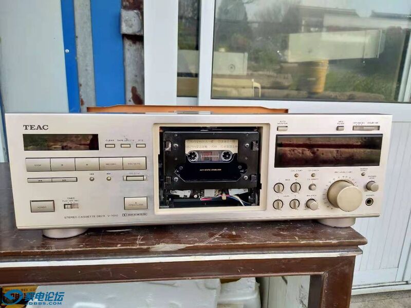 TEAC  V-7010