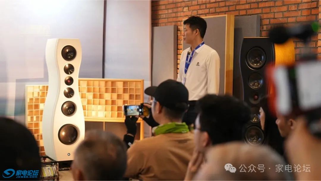 0c46d209da2b4e58aeccc457f0cd711e~tplv-tt-origin-web:gif.jpeg?_iz=58558&from=article.jpg