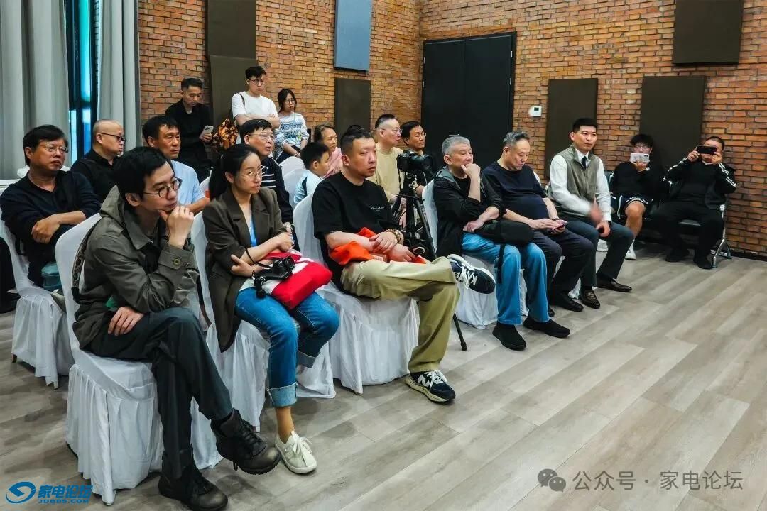 2228de0c1bcc40148604d26978ecc71c~tplv-tt-origin-web:gif.jpeg?_iz=58558&from=article.jpg