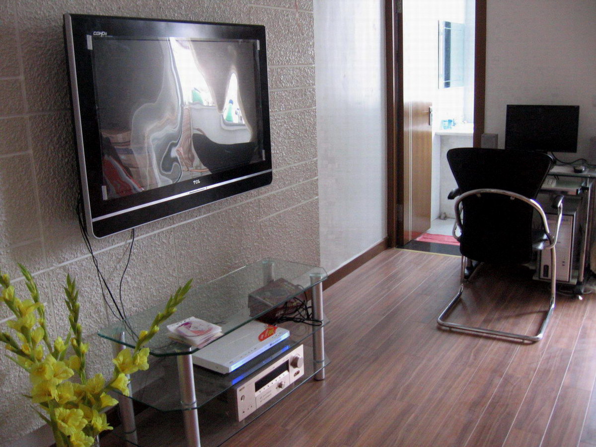 1.��������ͼ��,Һ�������ұ�PC����HDMI��ͬ������:]