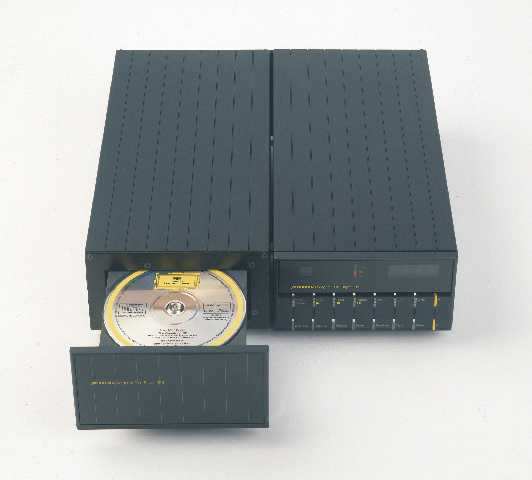 meridian208cd.jpg