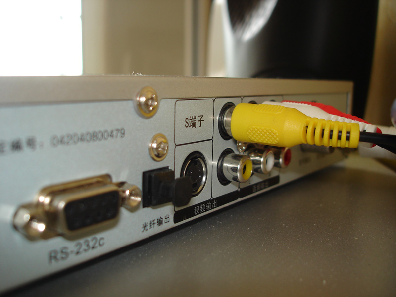 �����б������и�����Ƶ��S��Ƶ�͹��ˡ�RS-232�����ӿ�