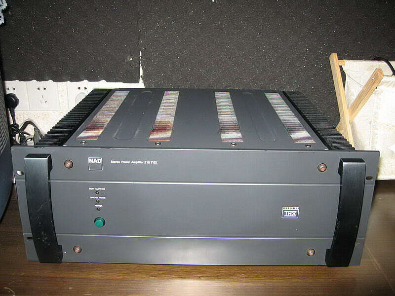 NAD 218 THX