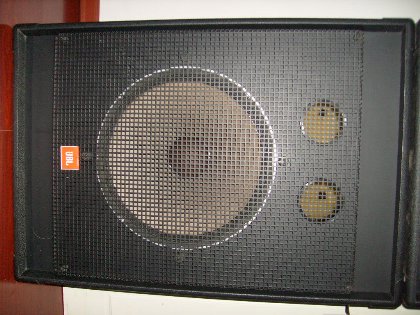 JBL818-1.JPG