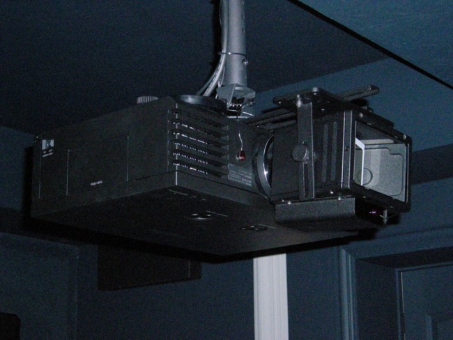 Z08_Projector_and_Lens.jpg