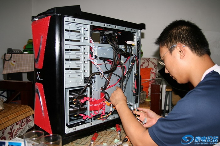 ���Գǵ�Сʦ���ڸ����沼��