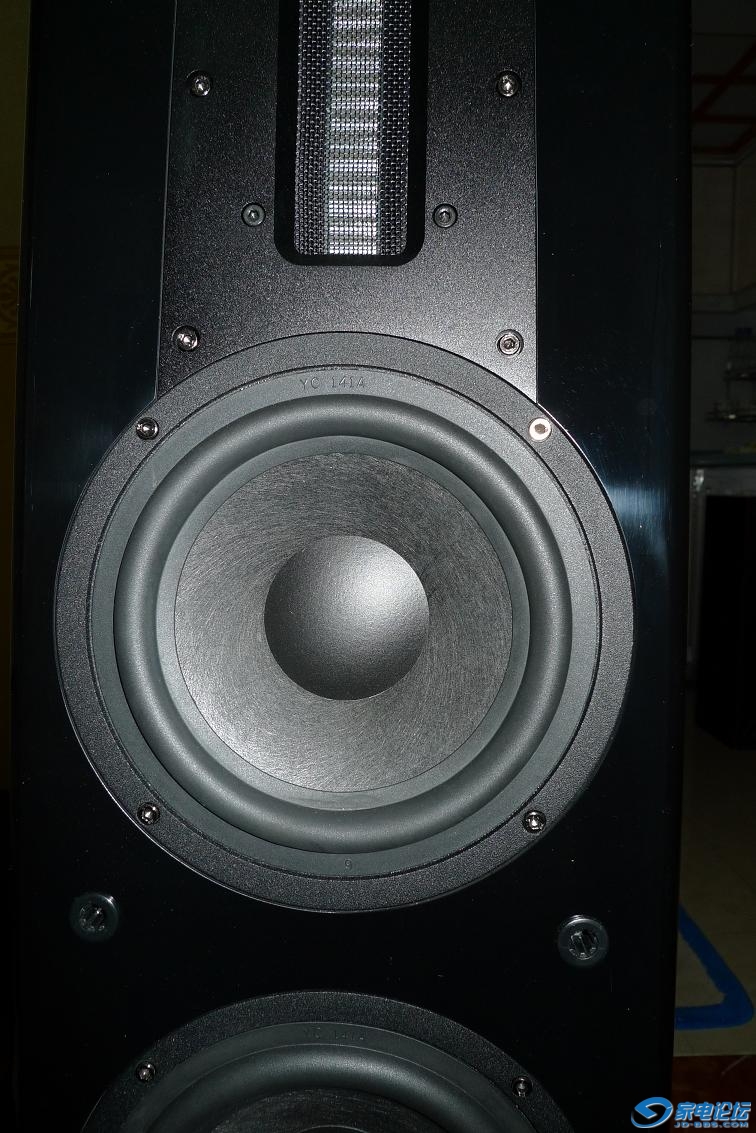 v6f MID AND TWEETER.001.jpg