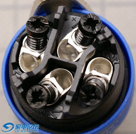 NEUTRIK NL4FX.jpg