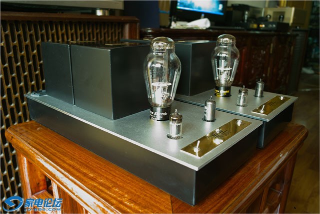 300B-02.jpg
