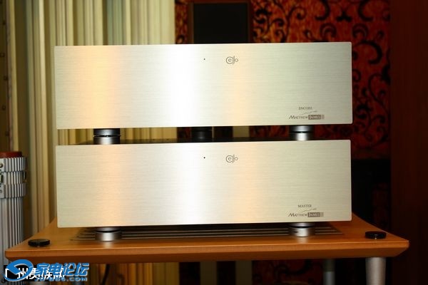 MJ Cello 2010 encore power amp with MS.jpg